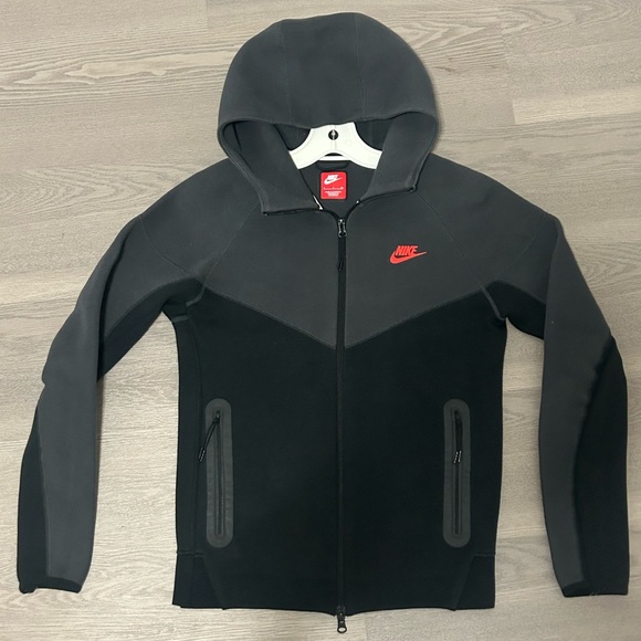 Nike Other - Nike tech grey & black zip up hoodie.
